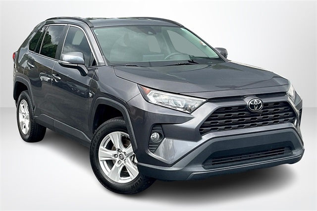 2021 Toyota RAV4 XLE's photo