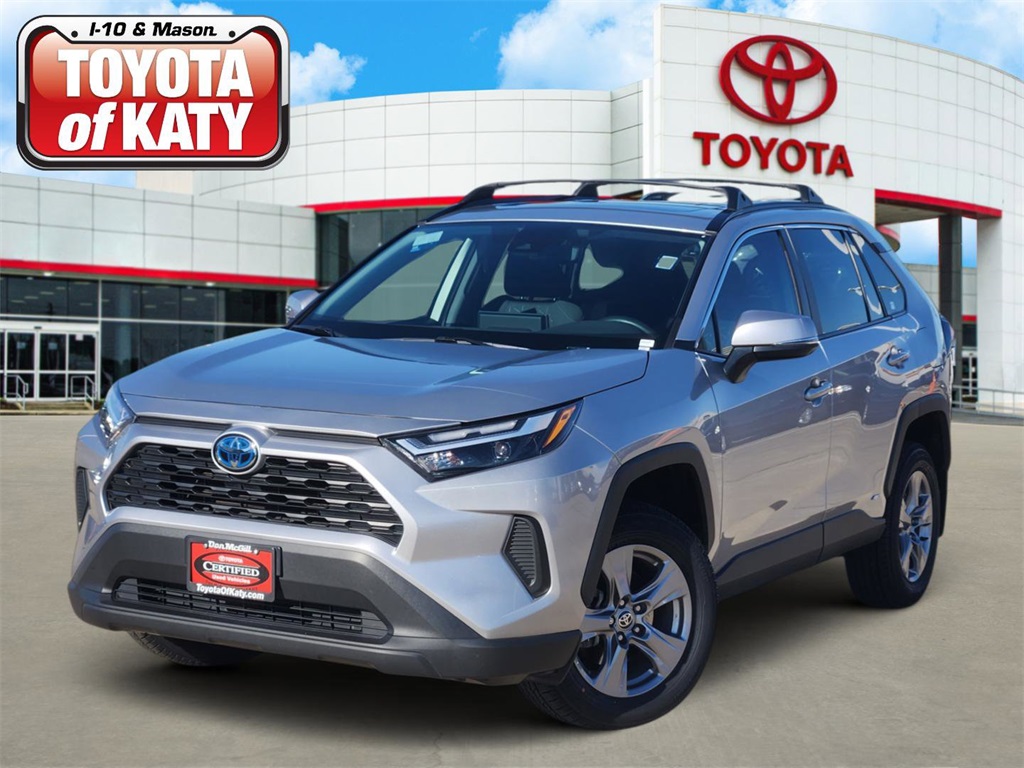2024 Toyota RAV4 XLE's photo