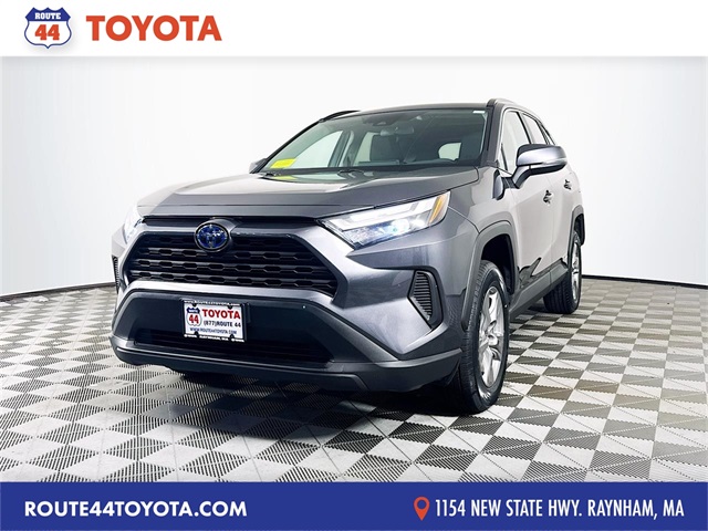 2024 Toyota RAV4 XLE's photo