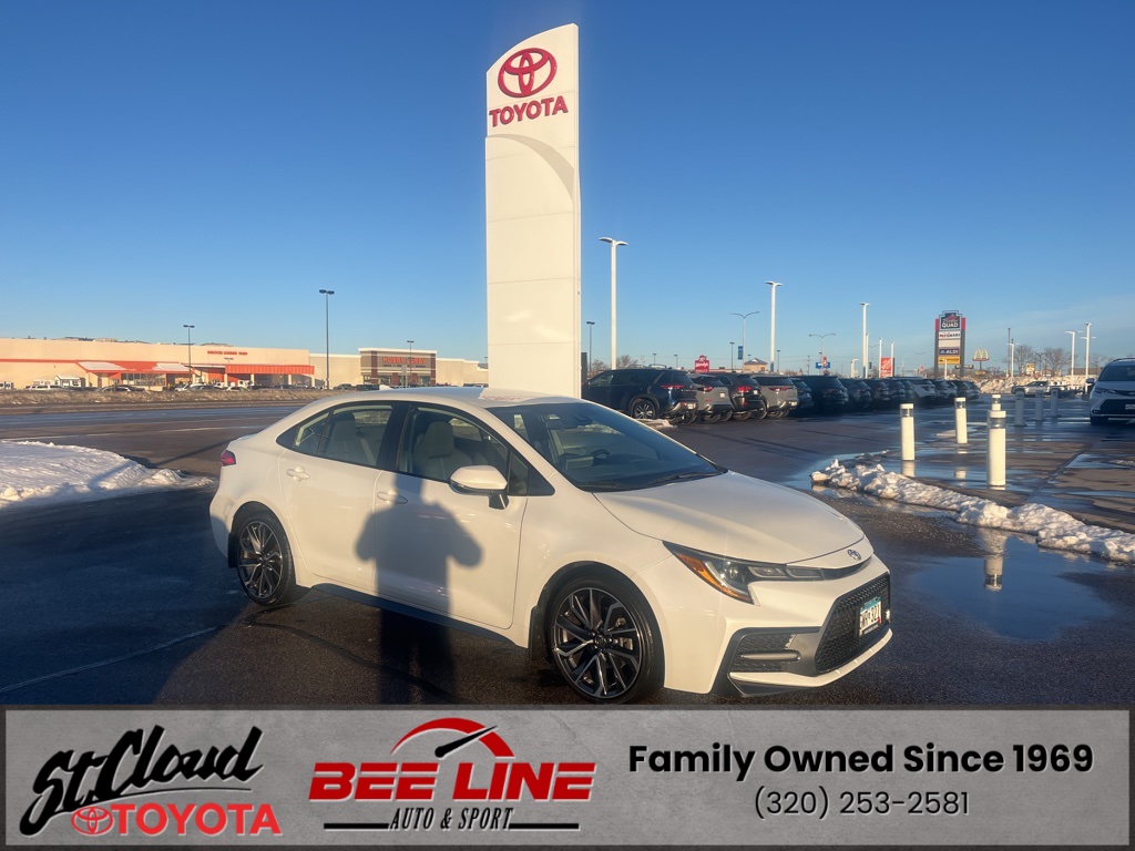 2022 Toyota Corolla SE's photo