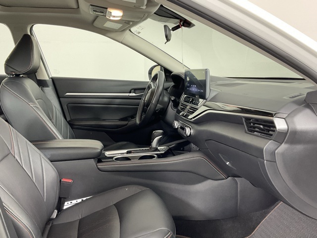 2024 Nissan Altima 2.5 SR photo 10
