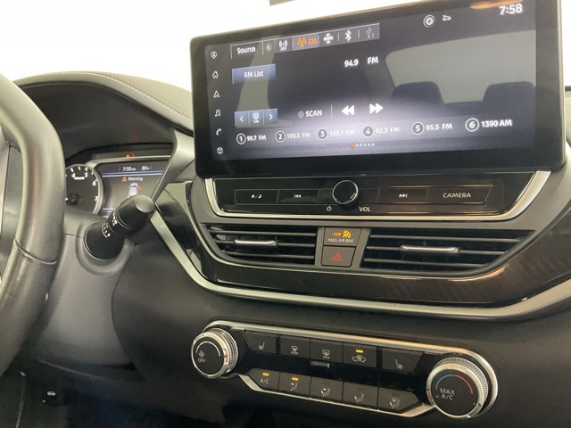 2024 Nissan Altima 2.5 SR photo 16