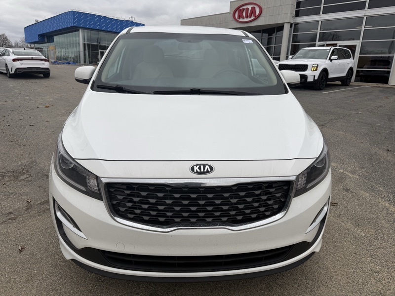 2020 Kia Sedona LX photo 2