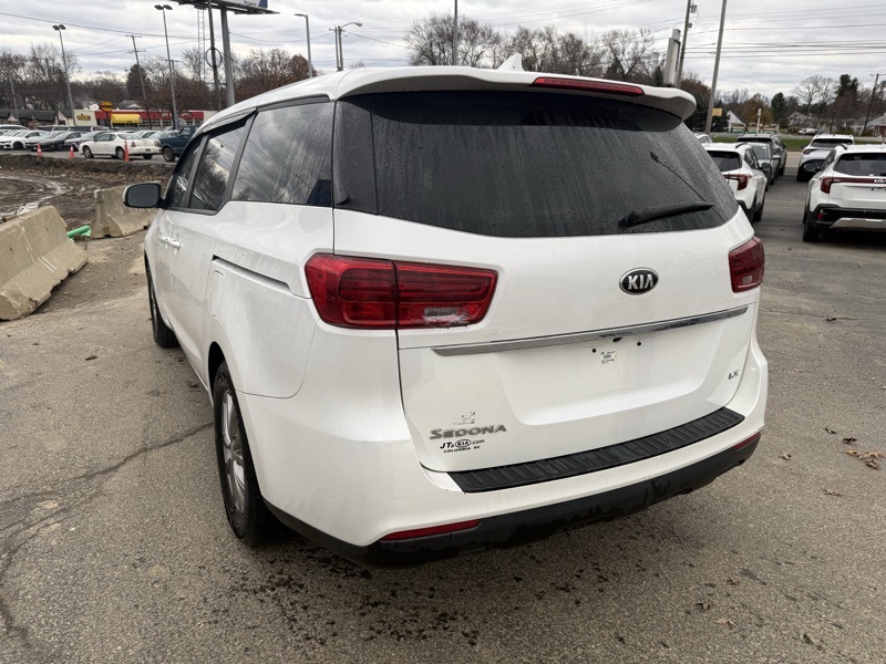2020 Kia Sedona LX photo 4