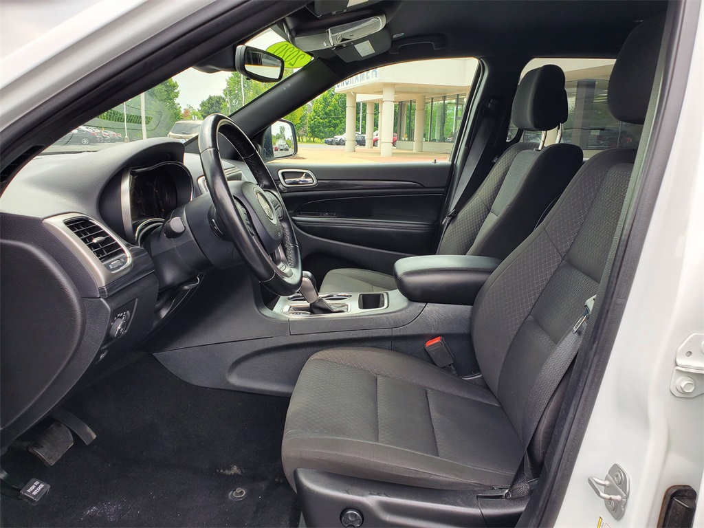 2020 Jeep Grand Cherokee Laredo E photo 6