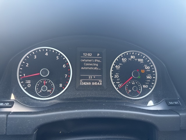 2017 Volkswagen Tiguan S photo 2