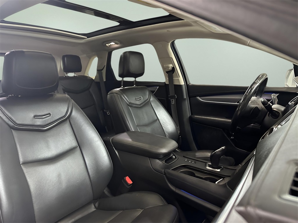 2019 Cadillac XT5 Premium Luxury photo 2