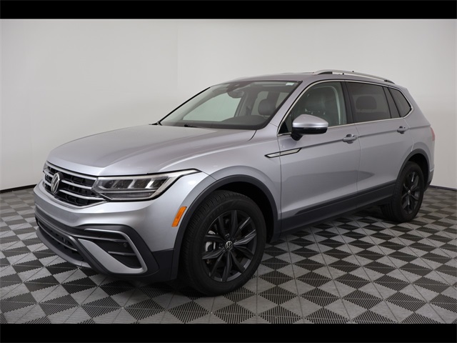 2024 Volkswagen Tiguan SE's photo