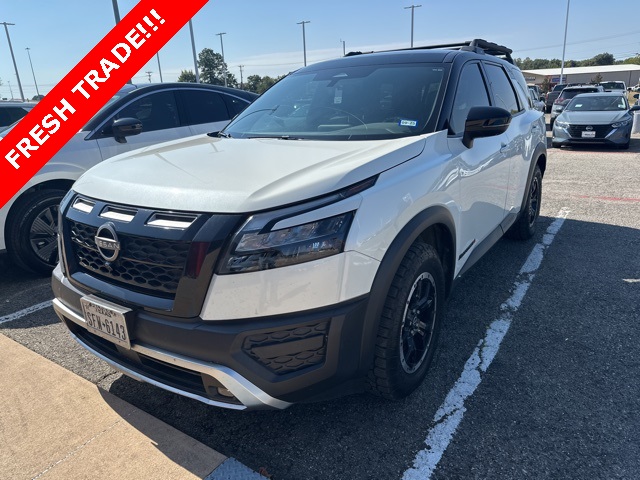 2023 Nissan Pathfinder SV