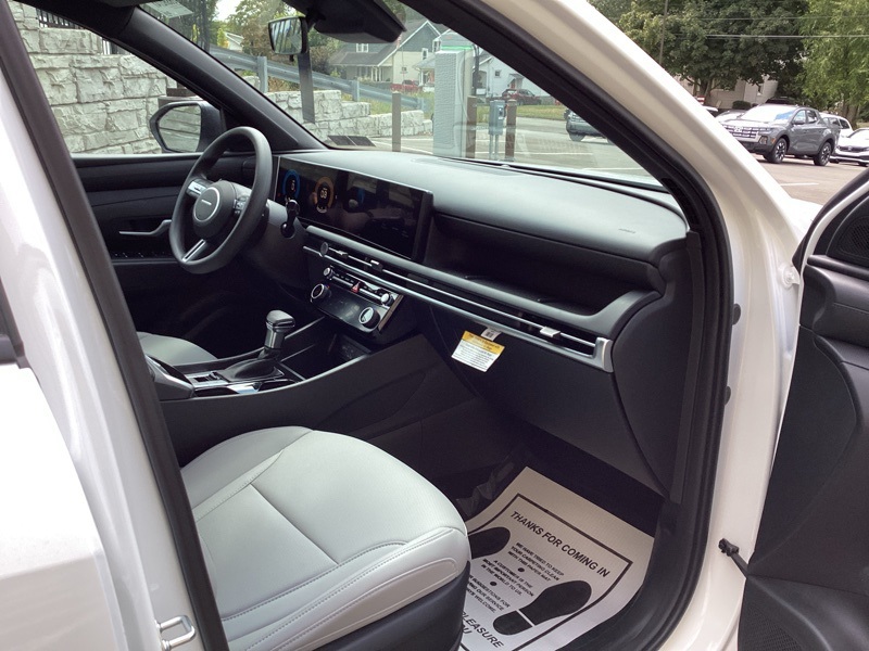 2026 Hyundai Santa Cruz SEL photo 16