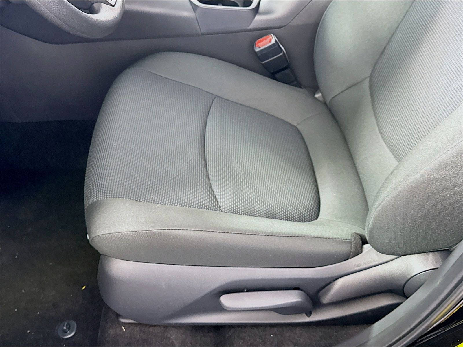 2025 Toyota RAV4 LE photo 15