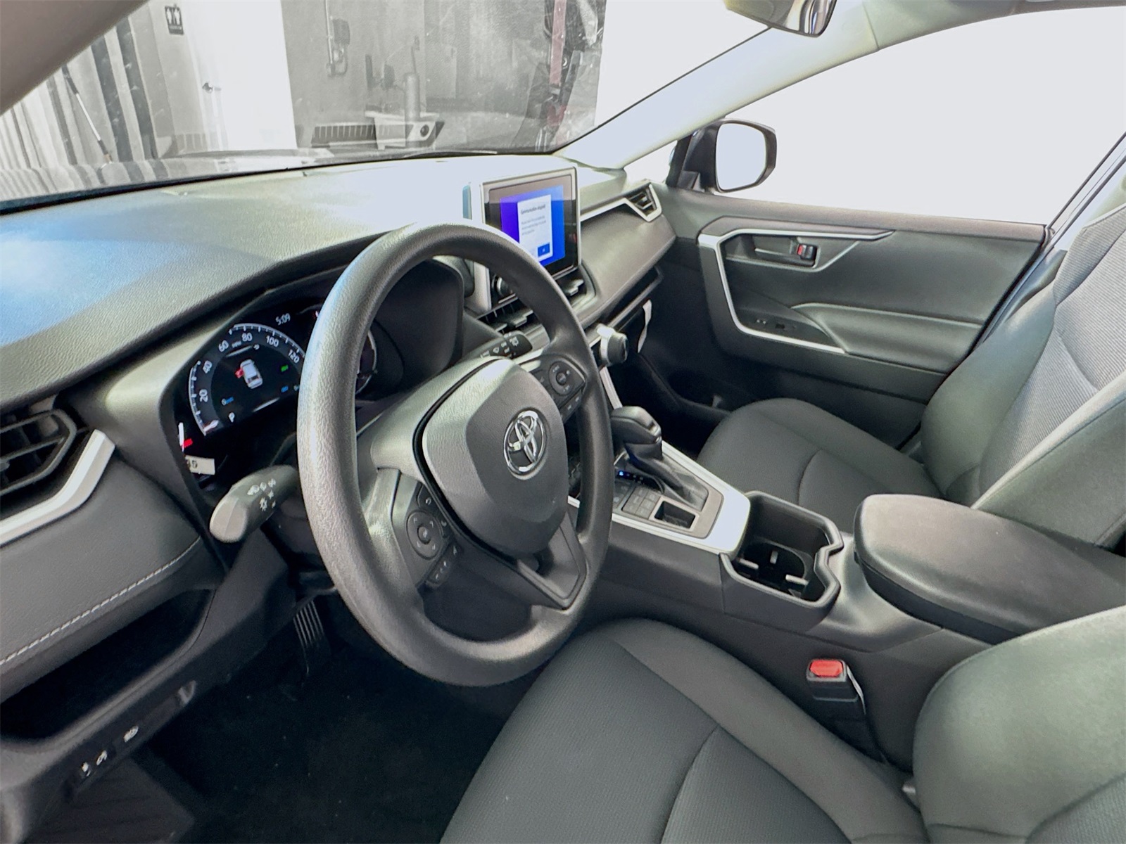 2025 Toyota RAV4 LE photo 7