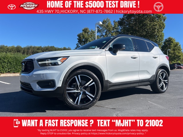 2022 Volvo XC40 R-Design