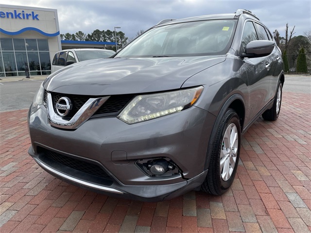 2016 Nissan Rogue SV's photo