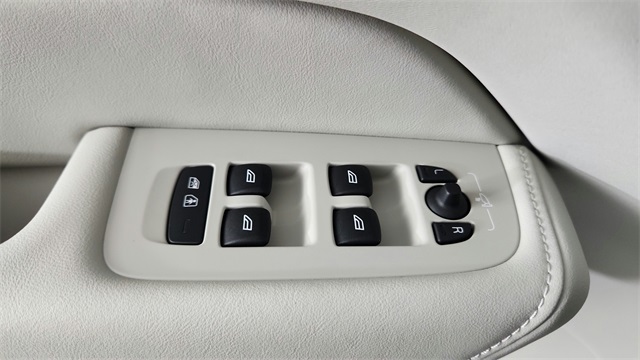 new 2026 Volvo XC60 car, priced at $63,935