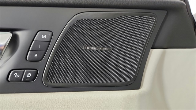 new 2026 Volvo XC60 car, priced at $63,935