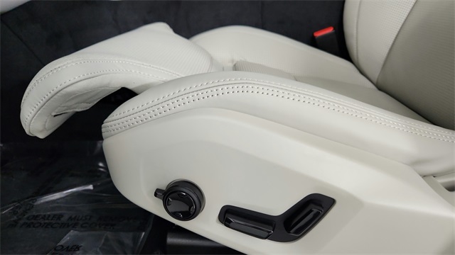 new 2026 Volvo XC60 car, priced at $63,935