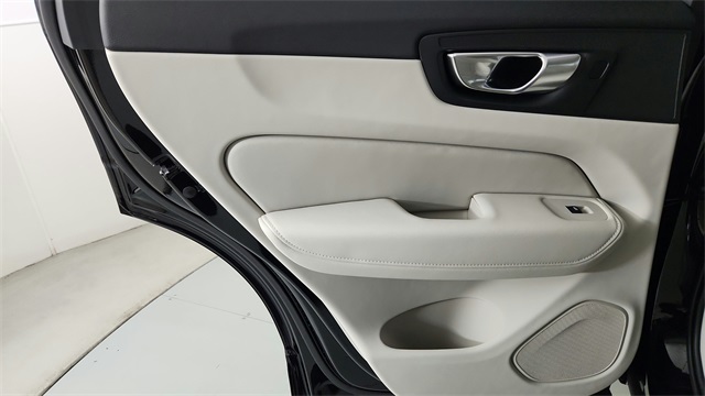 new 2026 Volvo XC60 car, priced at $63,935