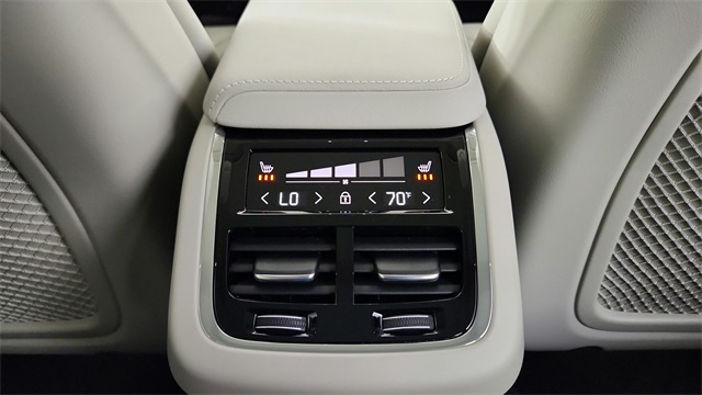 new 2026 Volvo XC60 car, priced at $63,935