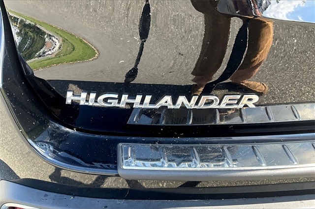 2019 Black Toyota Highlander XLE AWD SUV