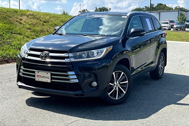 2019 Black Toyota Highlander XLE AWD SUV