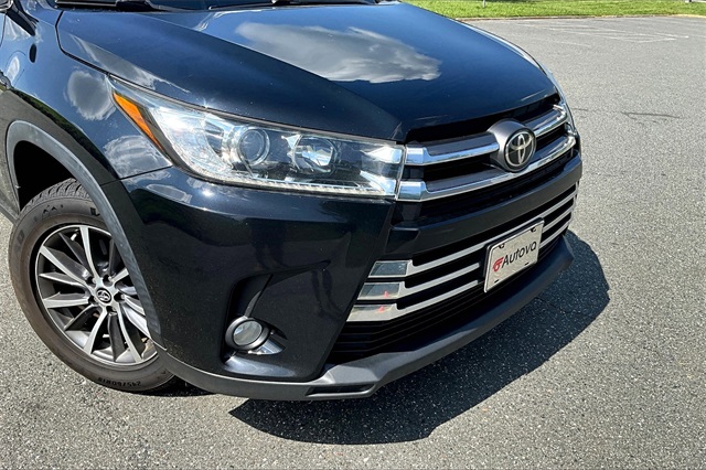 2019 Black Toyota Highlander XLE AWD SUV