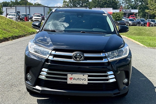 2019 Black Toyota Highlander XLE AWD SUV