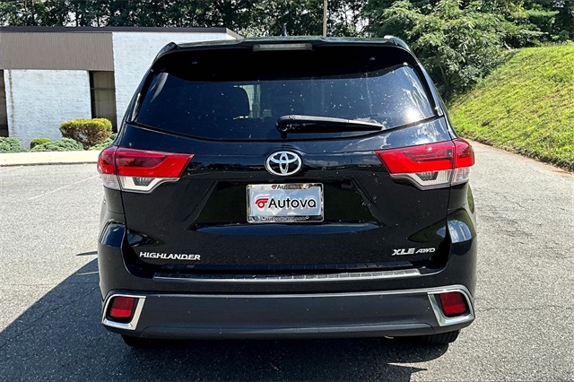 2019 Black Toyota Highlander XLE AWD SUV