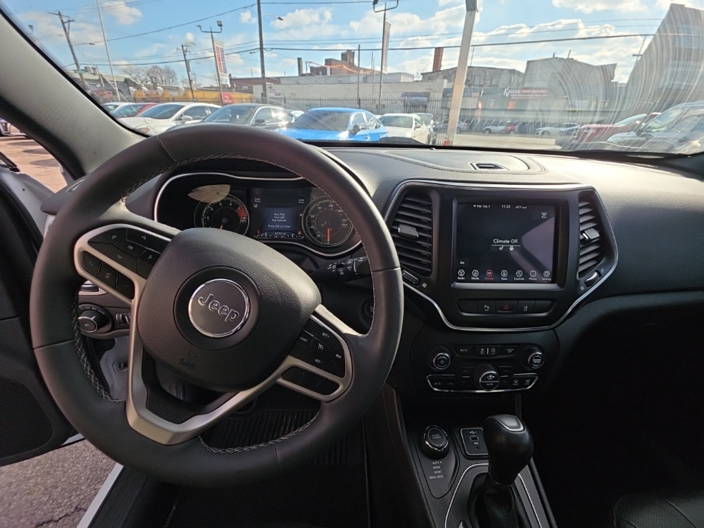 used 2021 Jeep Cherokee car, priced at $18,895