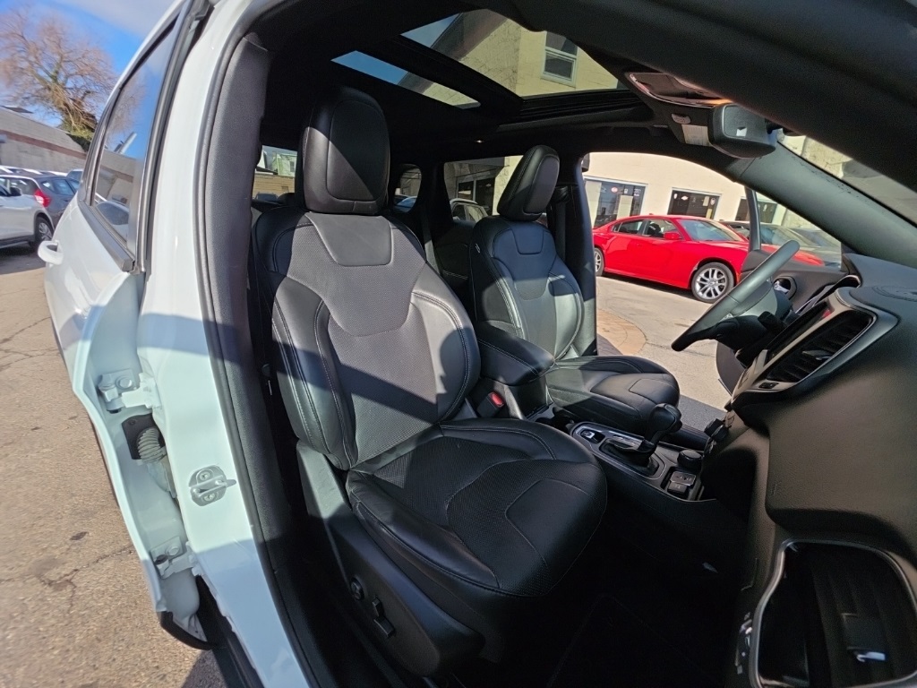 used 2021 Jeep Cherokee car, priced at $18,895