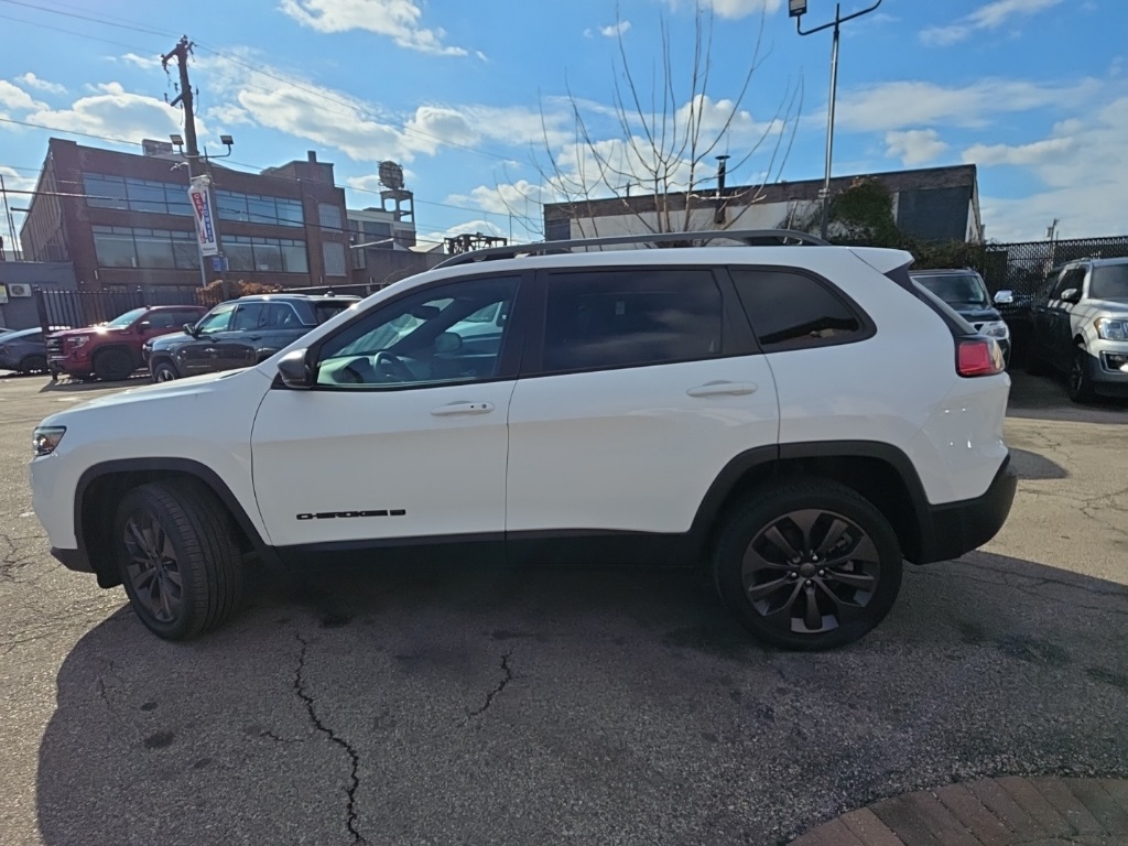 used 2021 Jeep Cherokee car, priced at $18,895