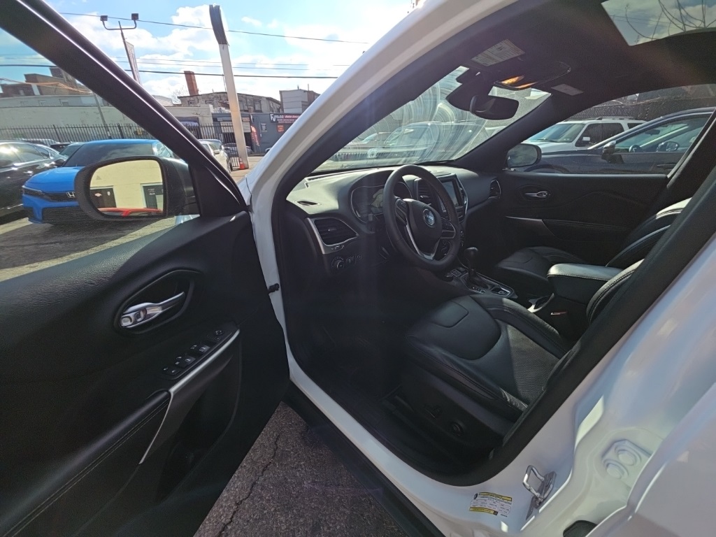 used 2021 Jeep Cherokee car, priced at $18,895