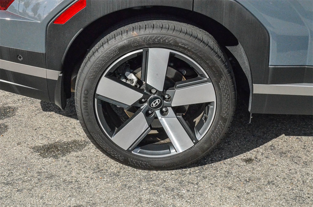 2024 Hyundai Santa Fe Limited photo 2