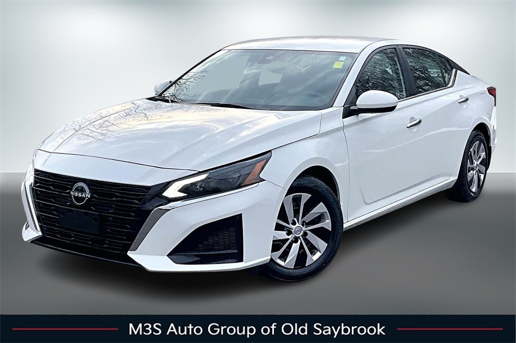 2023 Nissan Altima S's photo