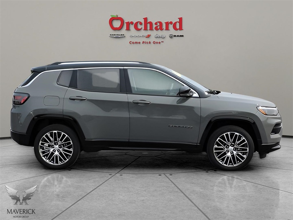 2022 Sting-Gray Clearcoat Jeep Compass Limited 4X4 SUV