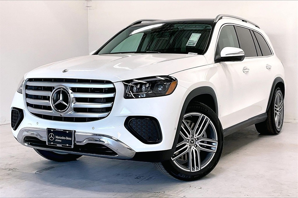 2026 Mercedes Benz GLS 450 4MATIC photo 2