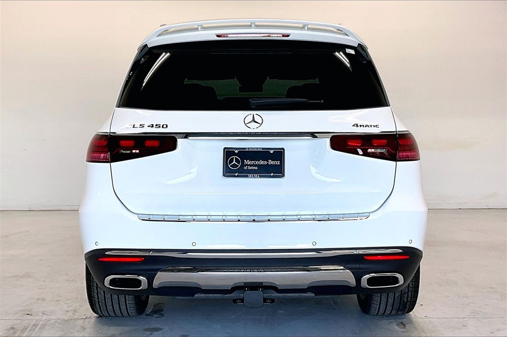 2026 Mercedes Benz GLS 450 4MATIC photo 4