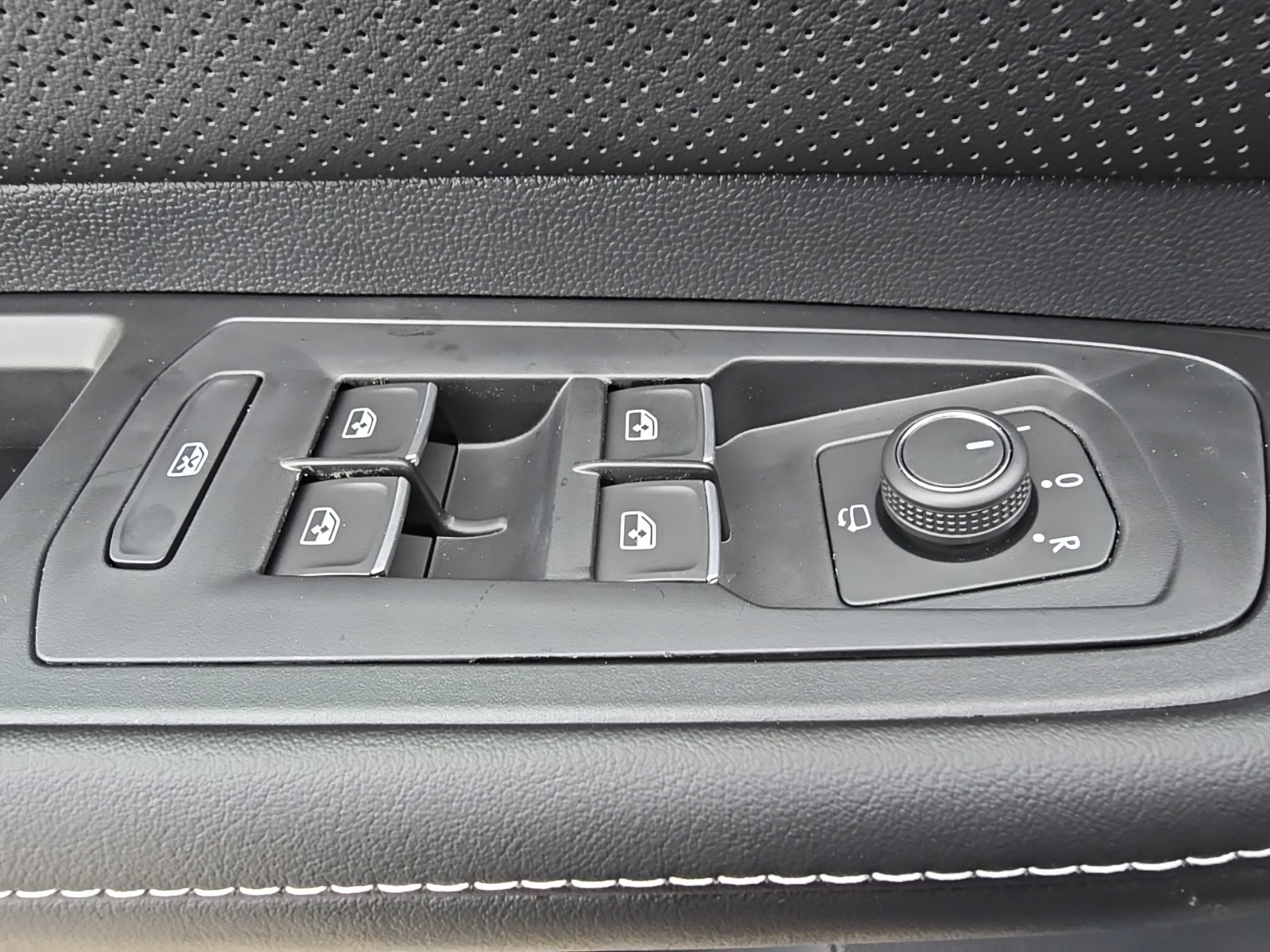 new 2026 Volkswagen Atlas Cross Sport car, priced at $53,793