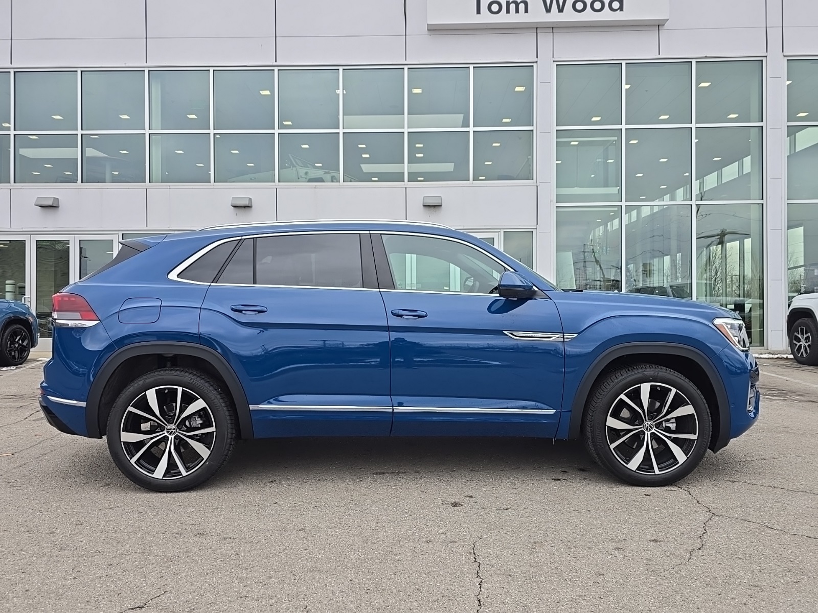 new 2026 Volkswagen Atlas Cross Sport car, priced at $53,793