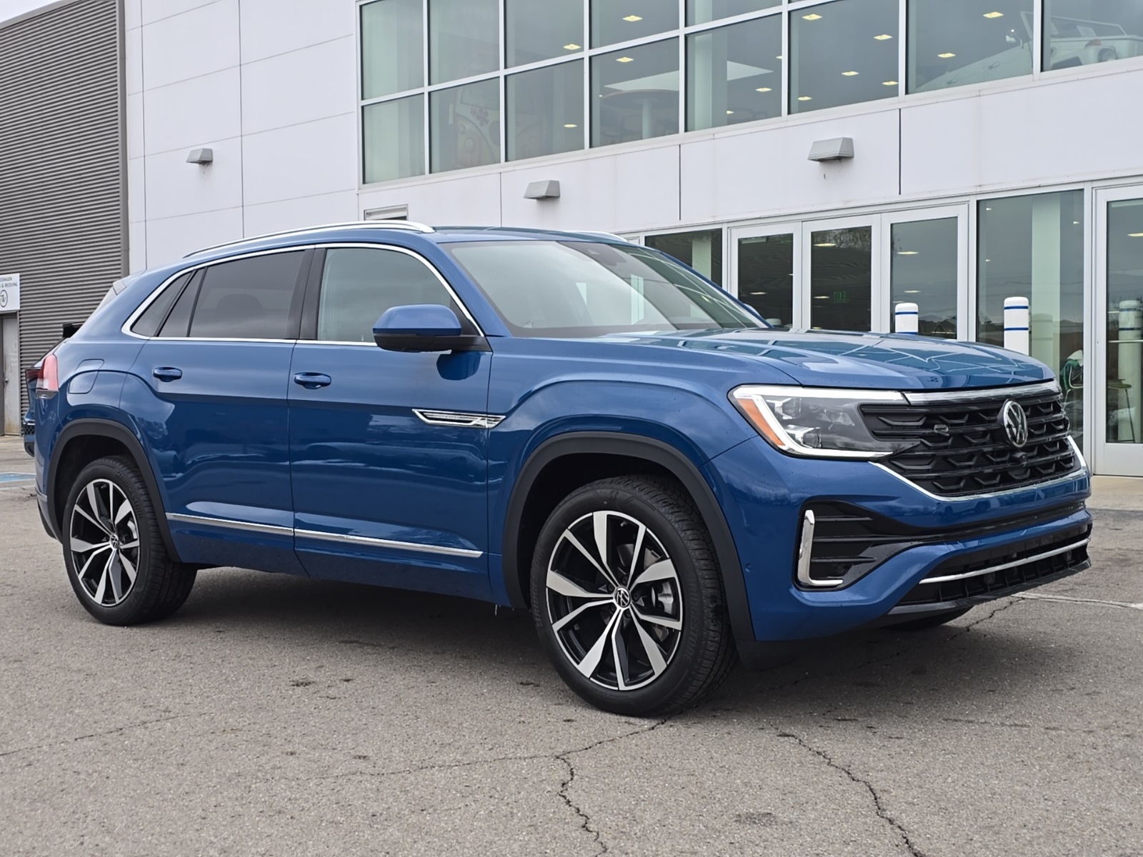 new 2026 Volkswagen Atlas Cross Sport car, priced at $53,793