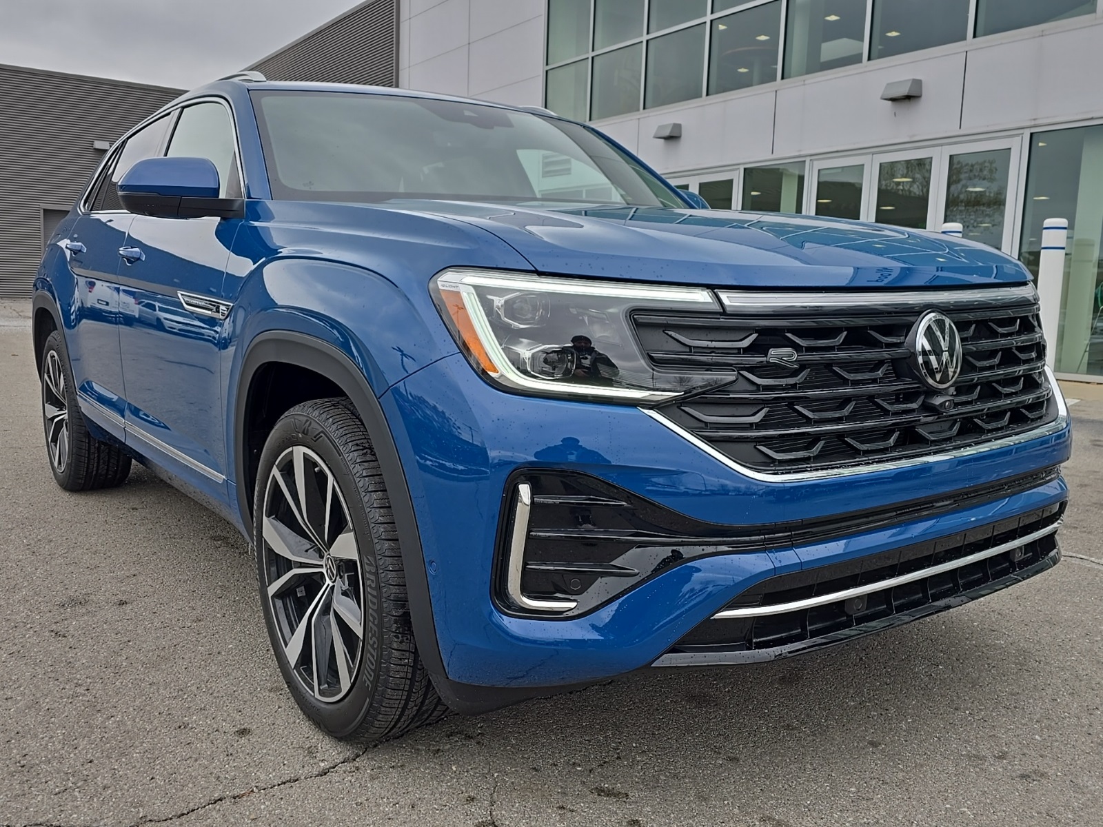new 2026 Volkswagen Atlas Cross Sport car, priced at $53,793