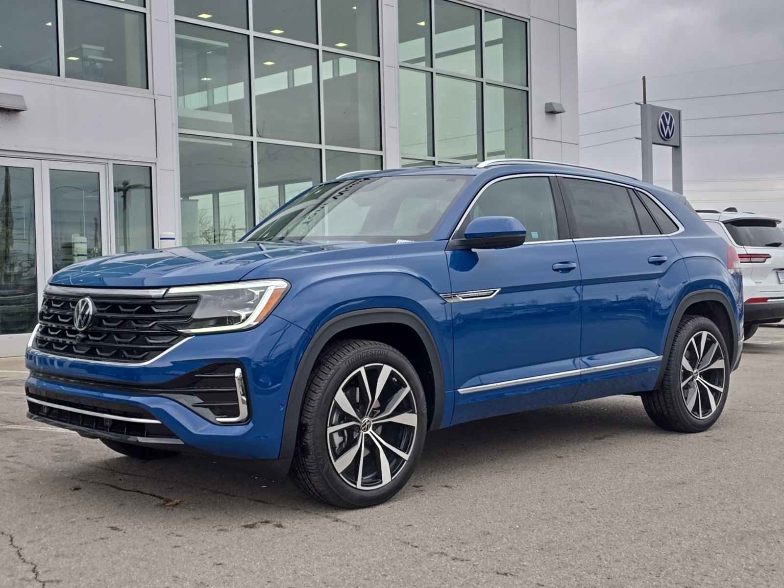 new 2026 Volkswagen Atlas Cross Sport car, priced at $53,793