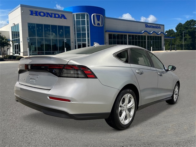 2025 Honda Accord LX photo 5