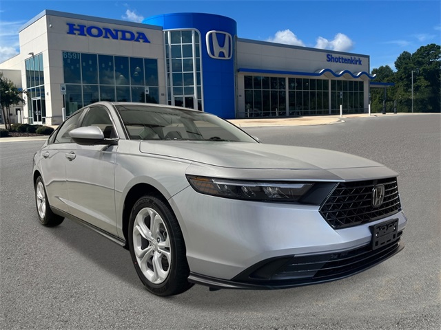2025 Honda Accord LX photo 7