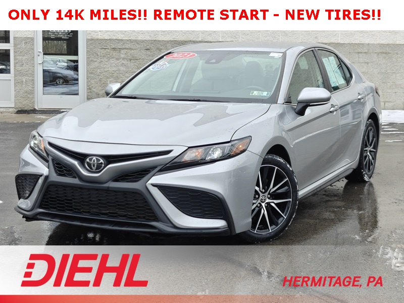 2023 Toyota Camry SE's photo