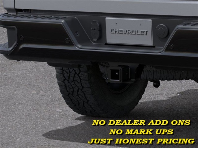 2025 Chevrolet Silverado 2500HD Custom photo 3