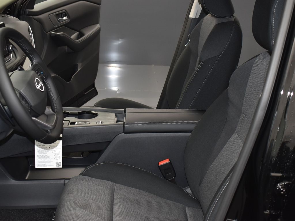 2026 Nissan Rogue SV photo 15