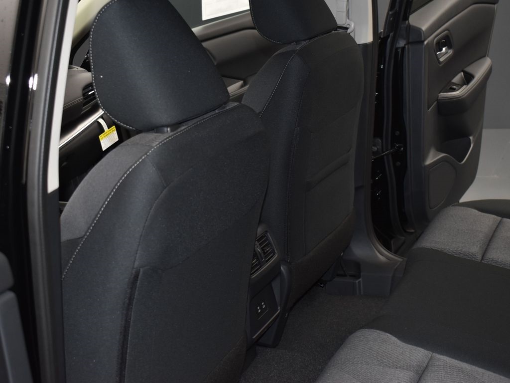 2026 Nissan Rogue SV photo 16