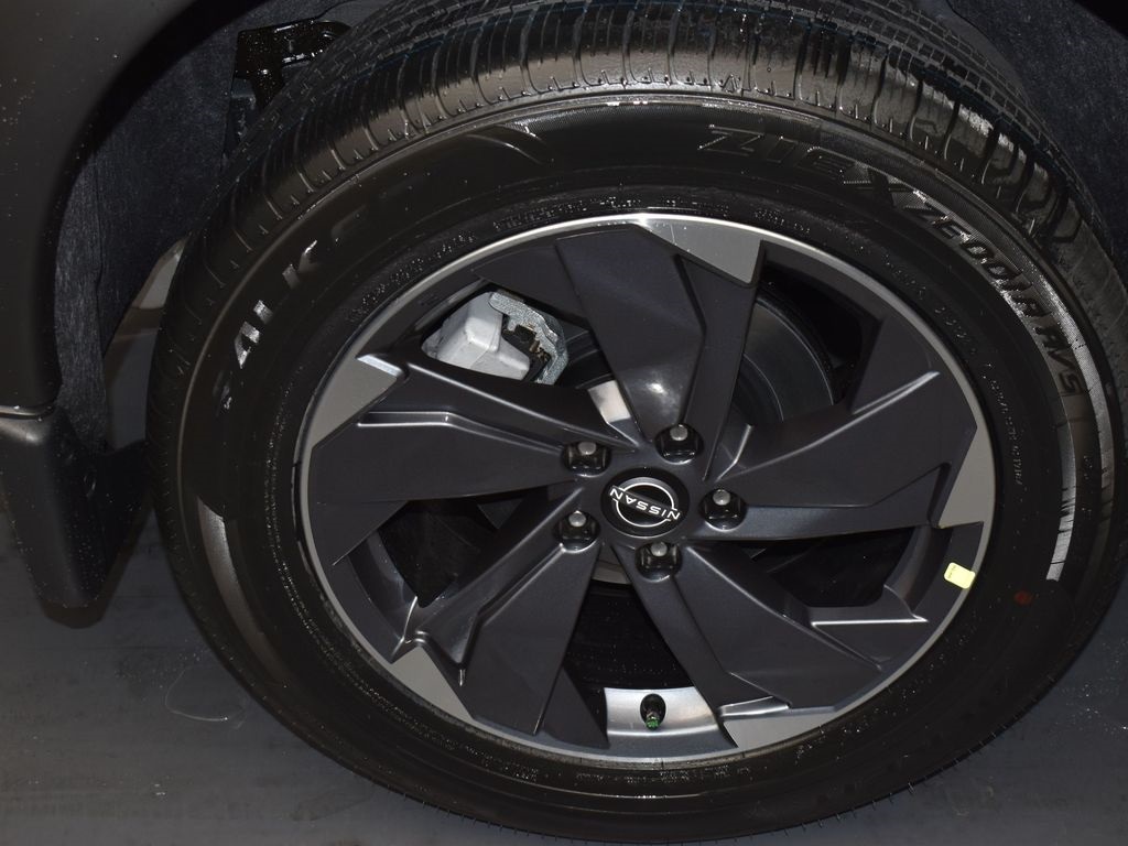 2026 Nissan Rogue SV photo 4