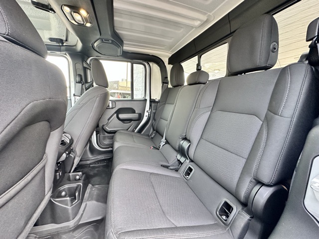 2023 Silver Zynith Clearcoat Jeep Gladiator Willys 4X4 Truck